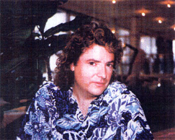 Steven Damian�i�X�e�B�[�u���E�f�~�A���j